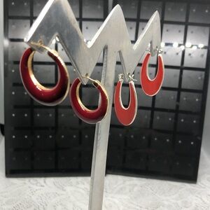 Bundle lot 2 vintage enamel hoop earrings timeless classics pop of color